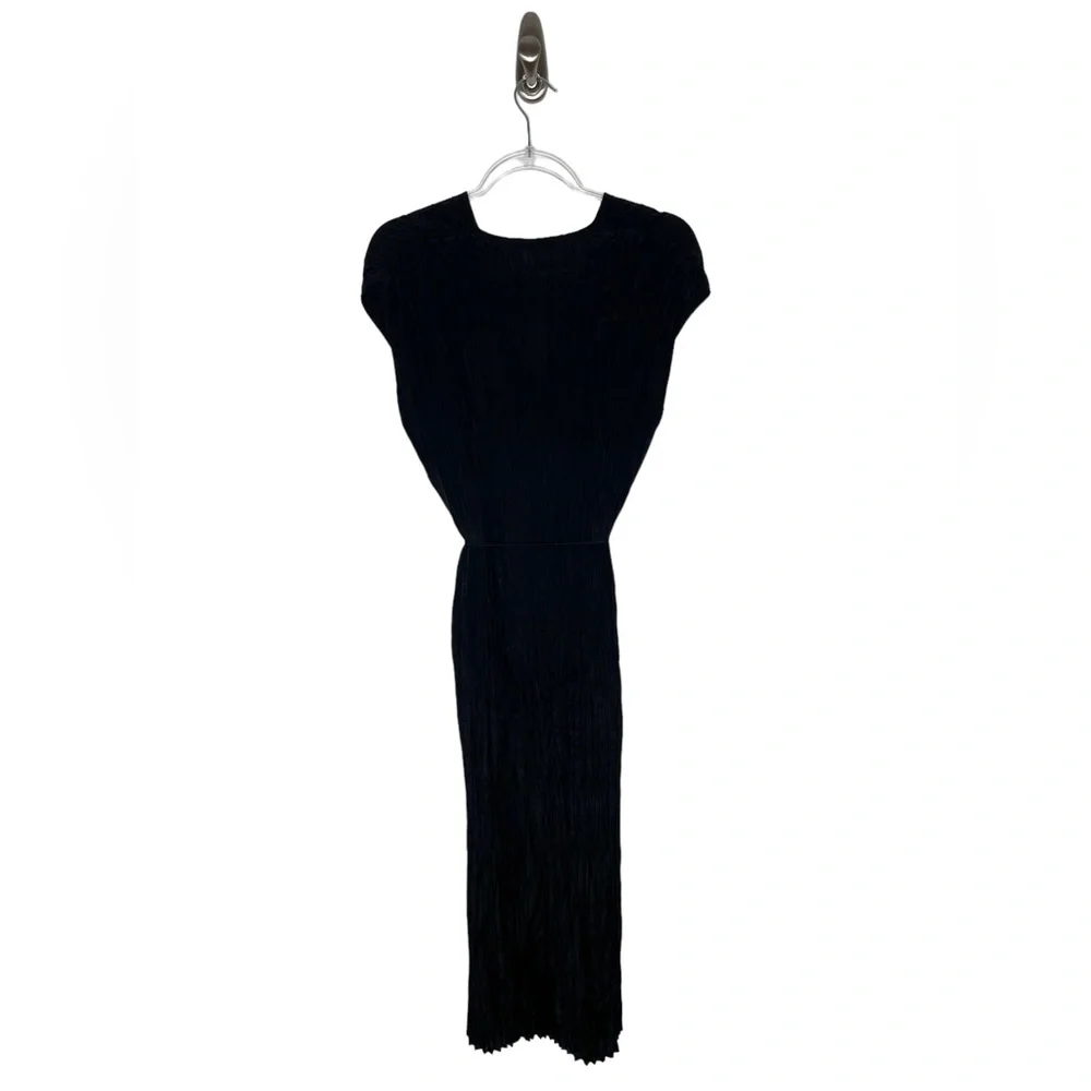 Vince | NWT Crinkle Pleat V-Neck Midi Dress Black M
